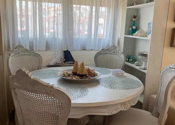 Orama Seaside 度假居 尼基季